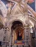 Chiesa di Orsanmichele: Tabernacolo con Madonna